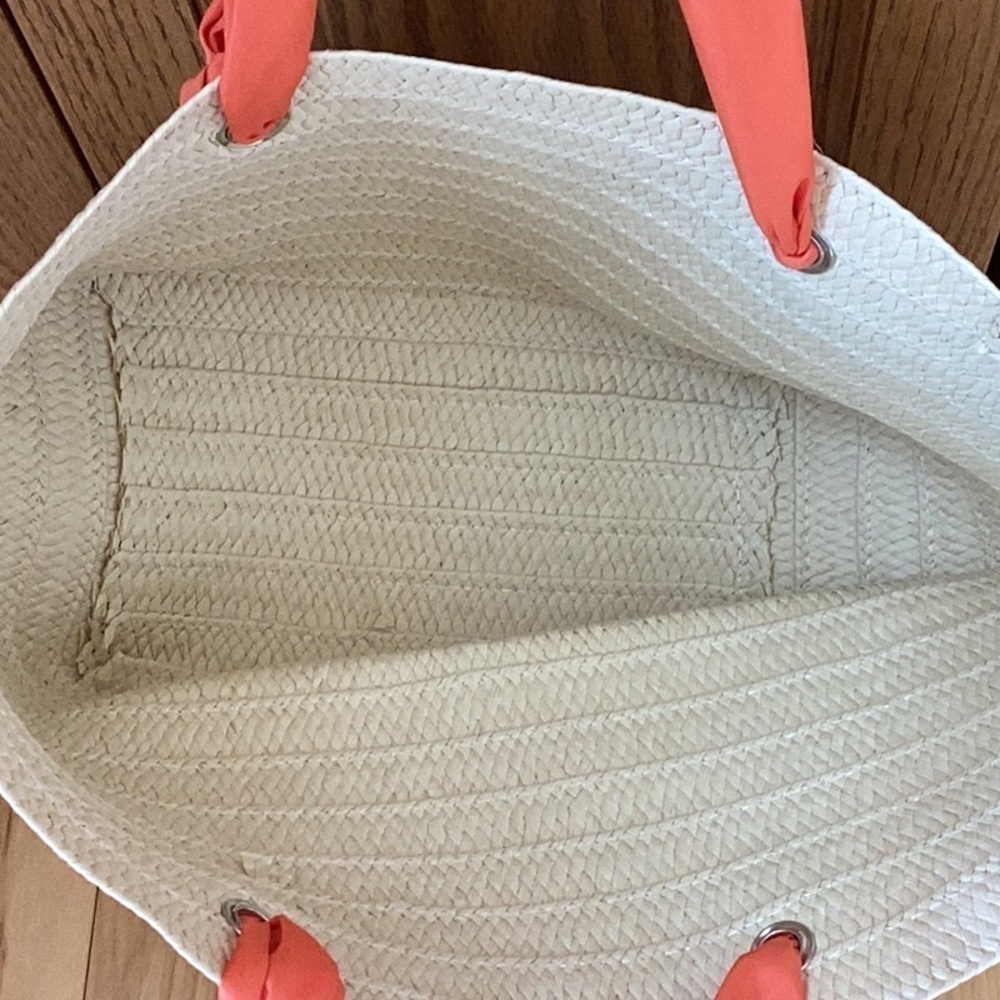 Cream colored straw tote, beach bag with coral fabric straps - Picture 4 of 16